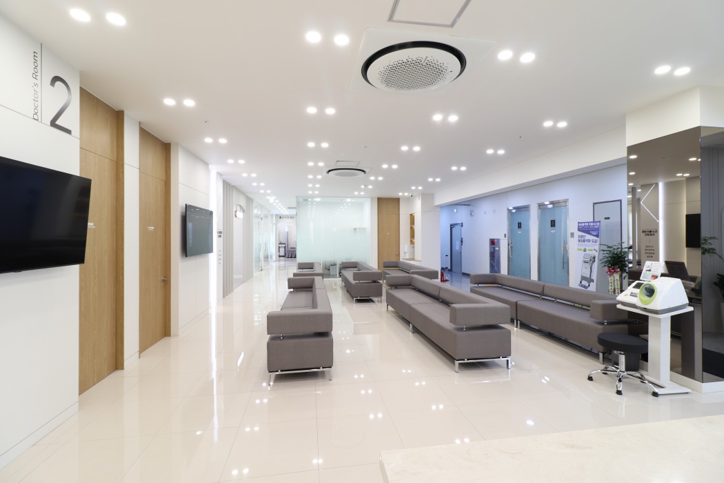 수원반듯한정형외과 이미지 2