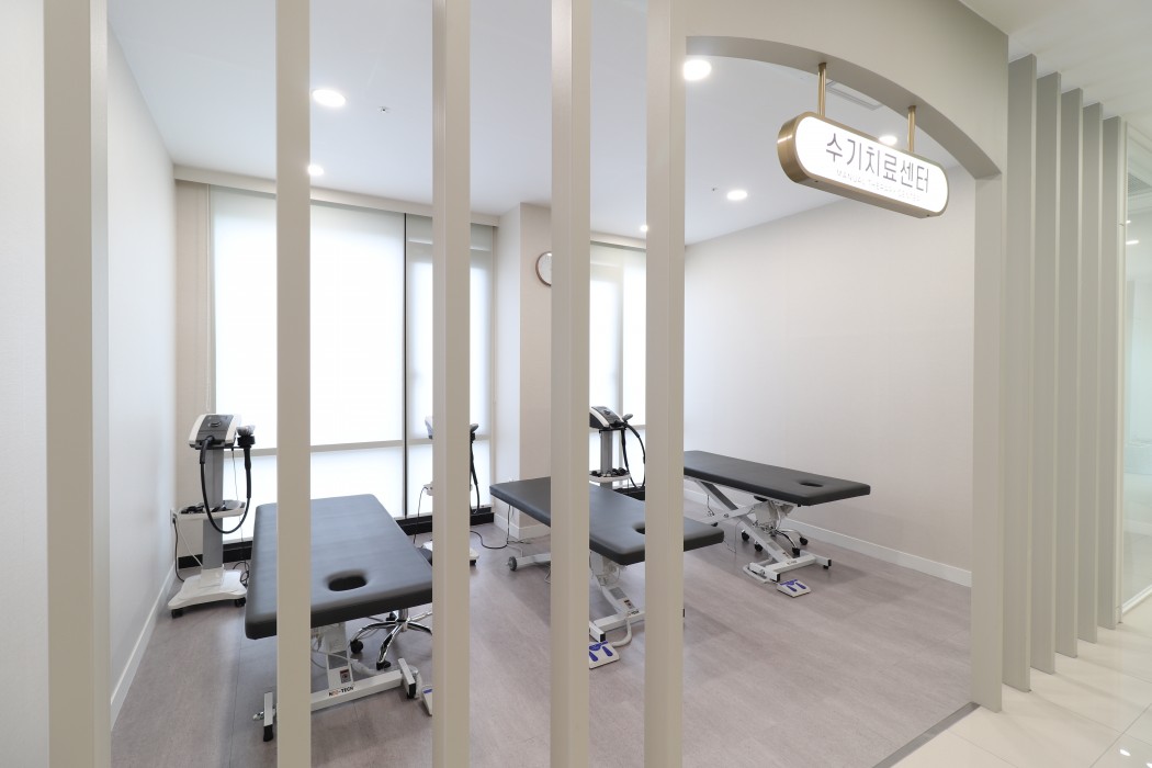 수원반듯한정형외과 이미지 13