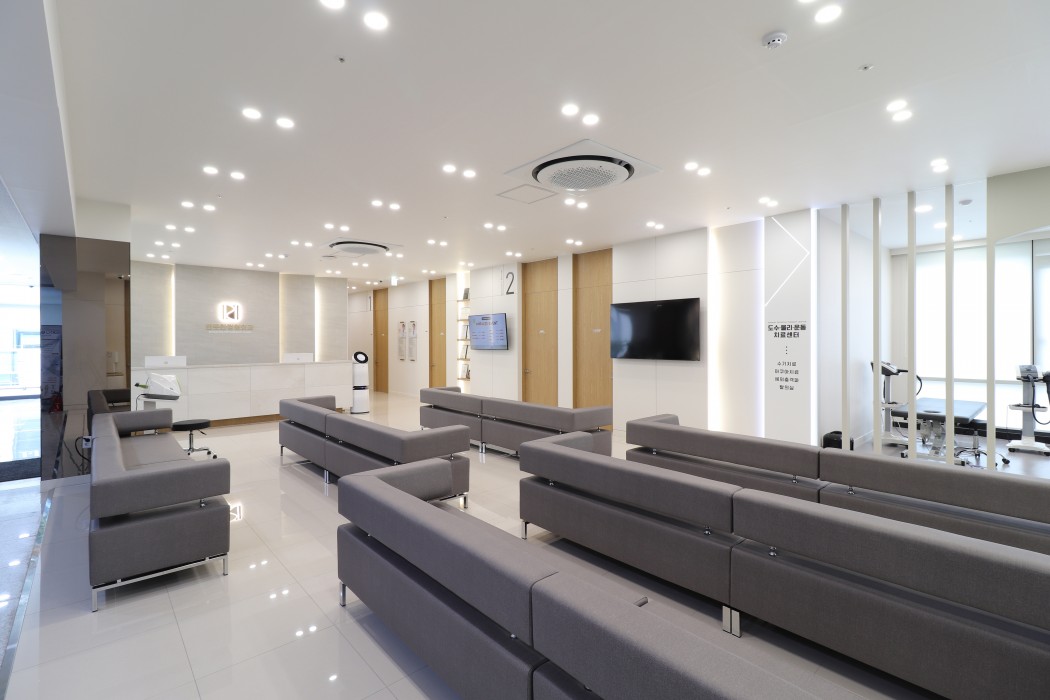 수원반듯한정형외과 이미지 7